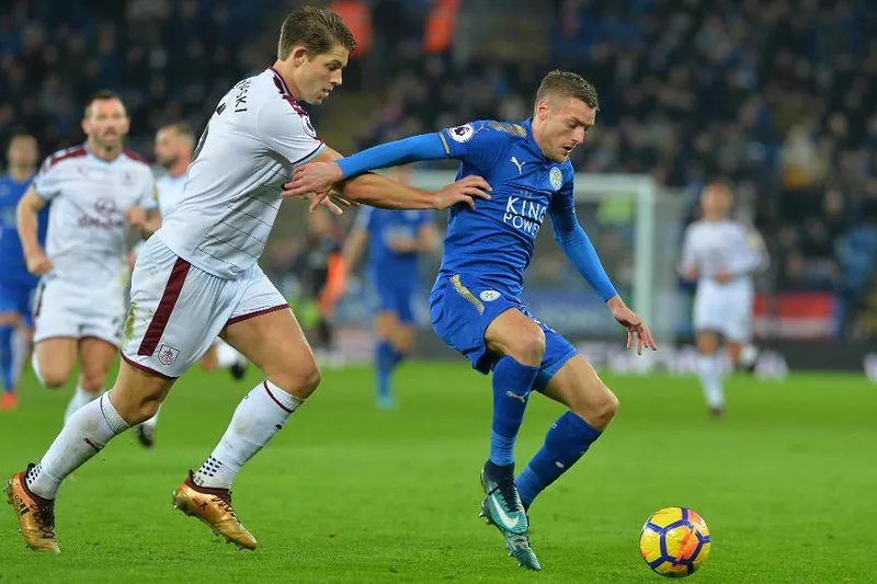 cả hai đội Burnley vs Leicester đã cống hiến trận bóng đầy cảm xúc